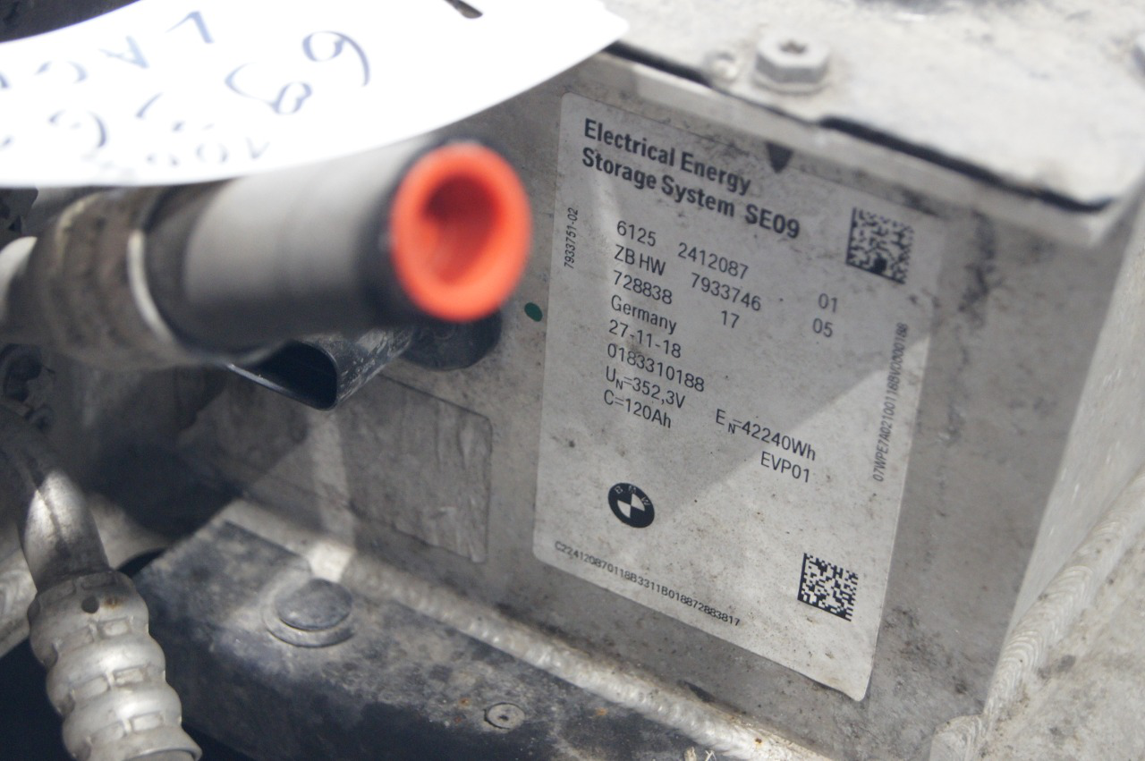 BMW i3 battery pack photo 2