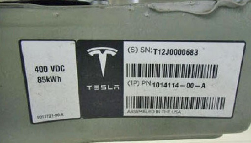 TESLA Model S battery pack photo 1