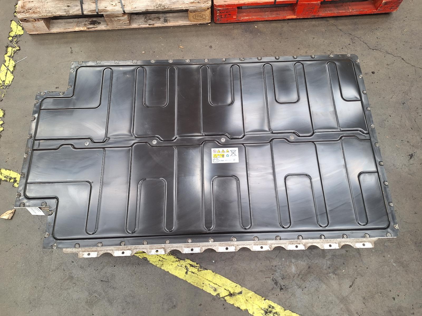BMW i3 battery pack photo 1