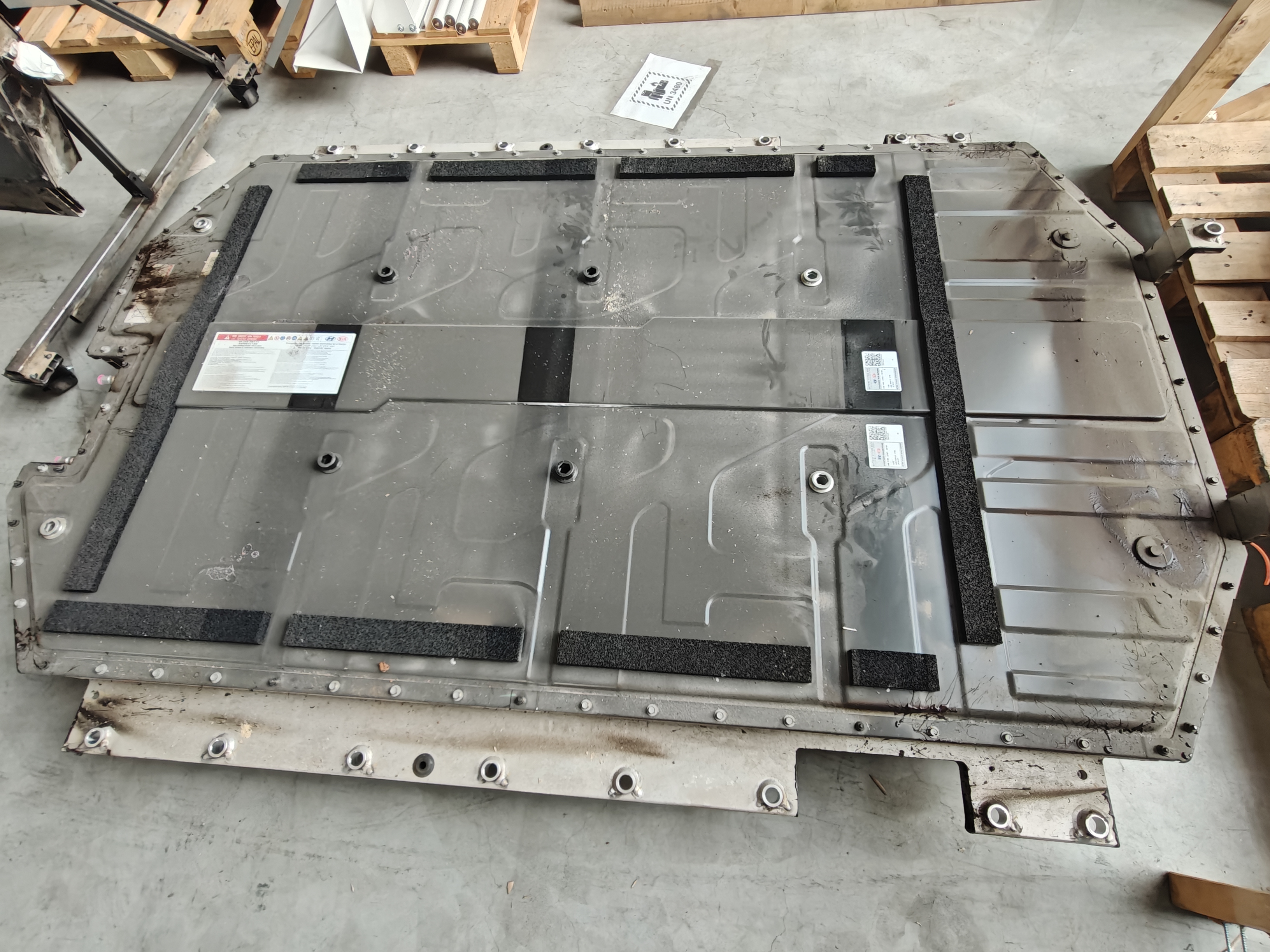 Kia EV6 battery pack photo 1