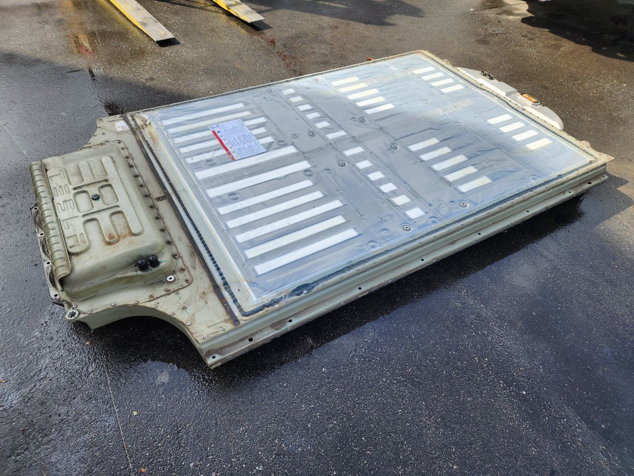 Tesla Model S 85D battery pack photo 1