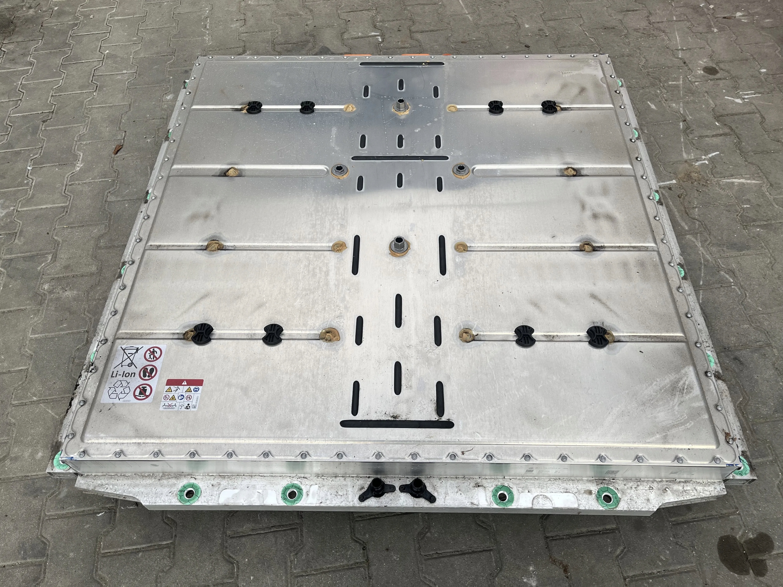 VOLKSWAGEN ID.3 battery pack photo 1