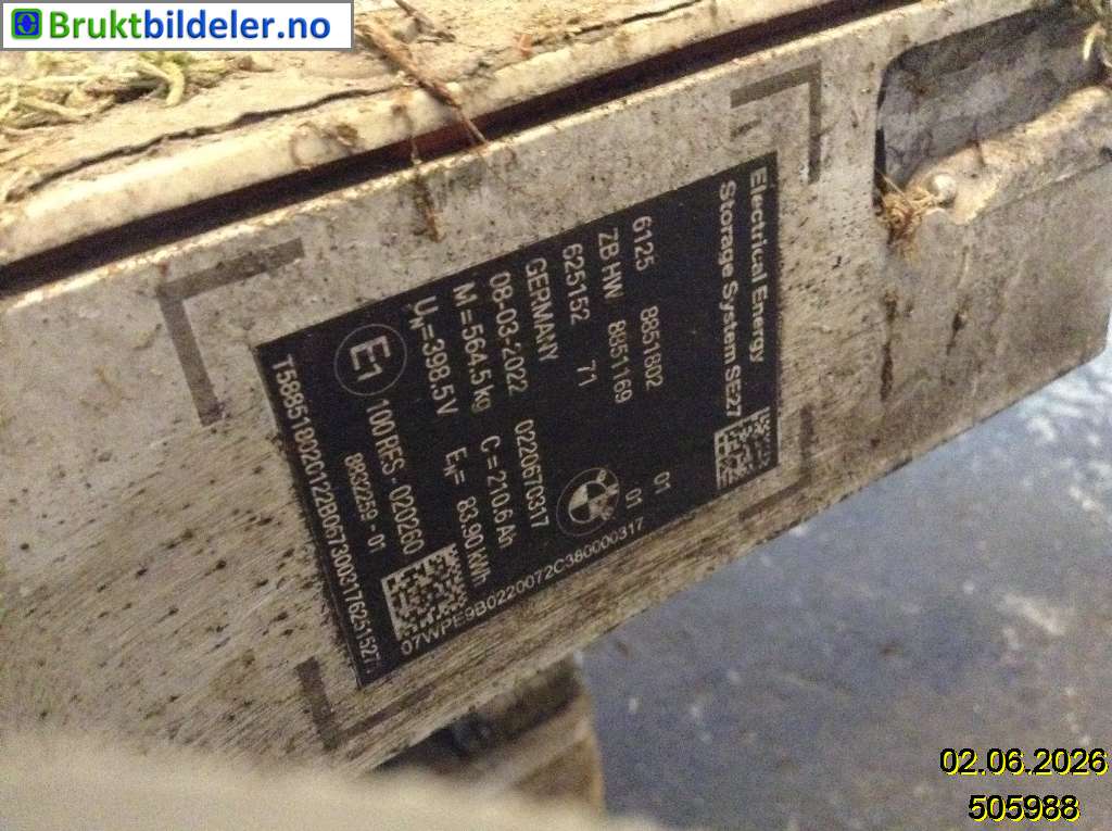 BMW i4 battery pack photo 4