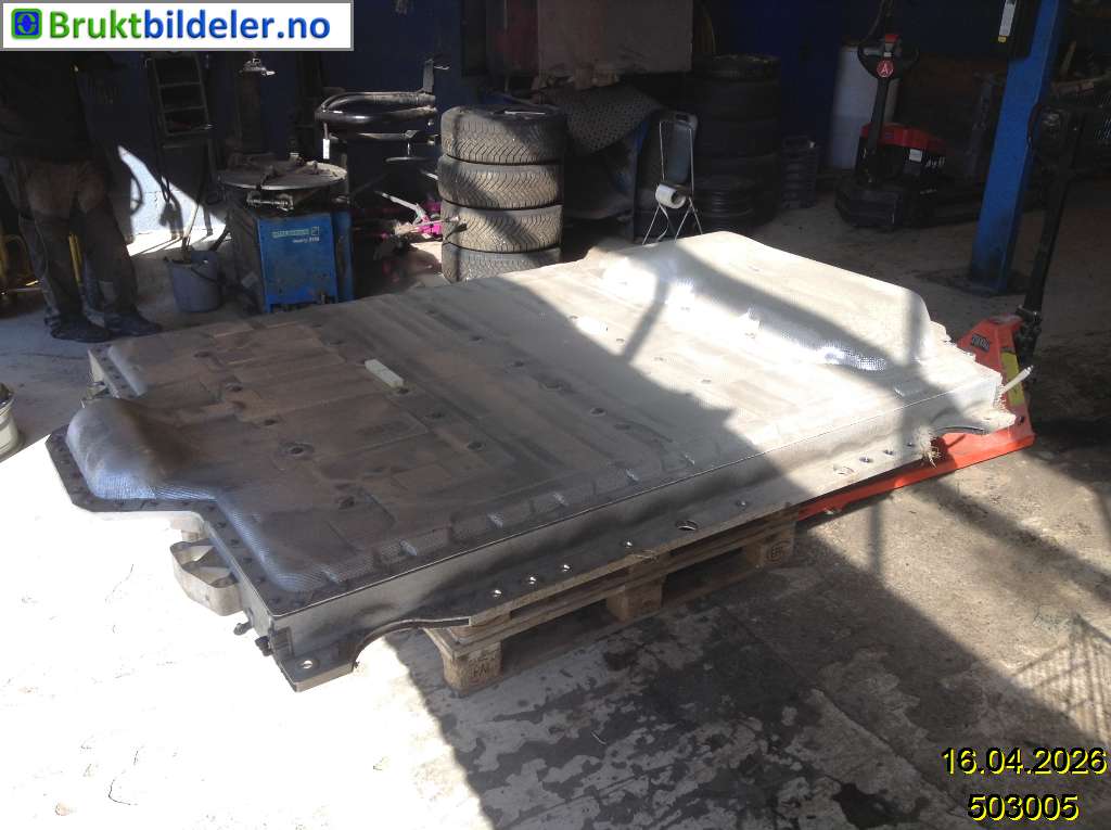 BMW iX battery pack photo 1