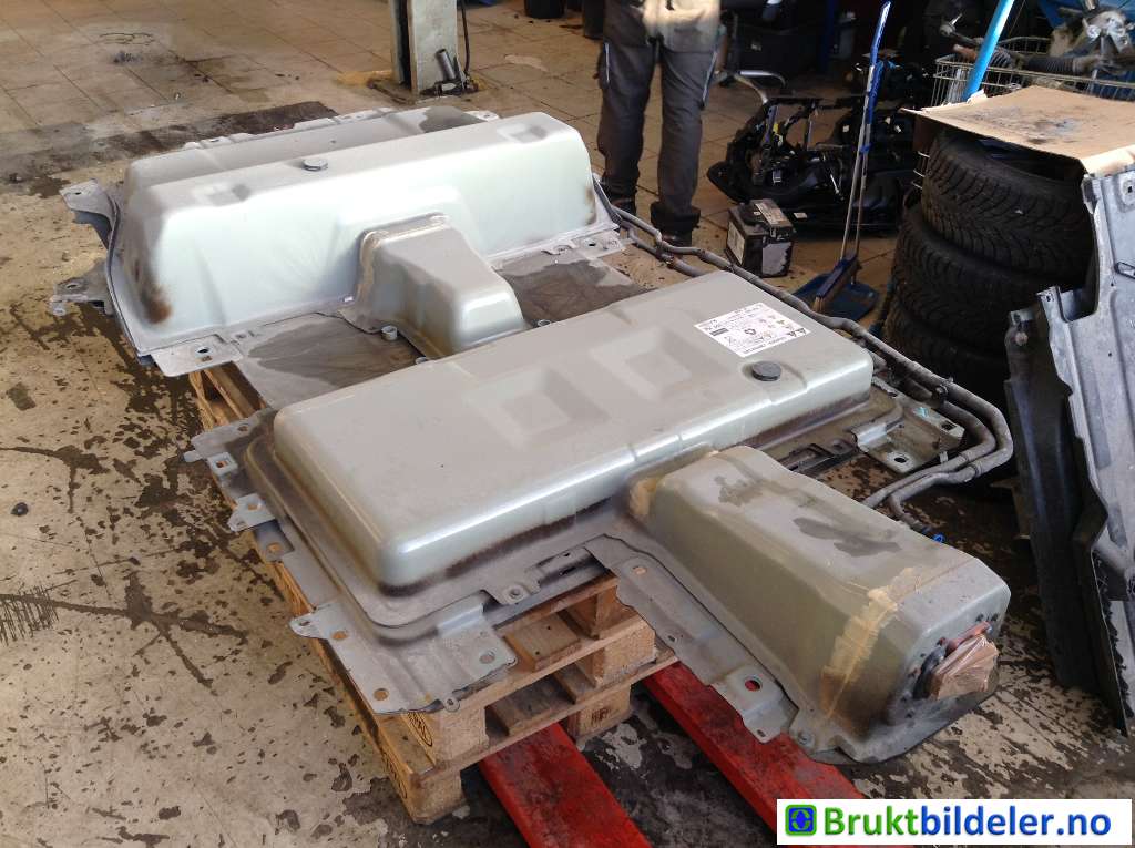 Peugeot 208 U battery pack photo 1