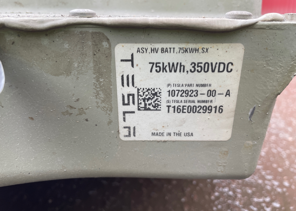 Tesla Model S battery pack photo 3