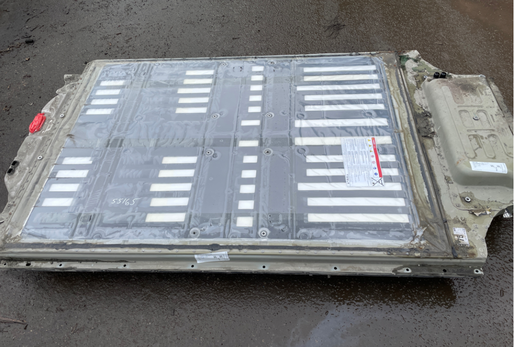 Tesla Model S battery pack photo 2