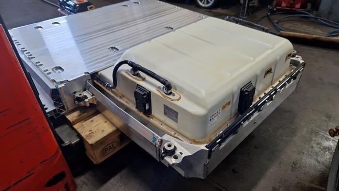 Mercedes-Benz EQB battery pack photo 1