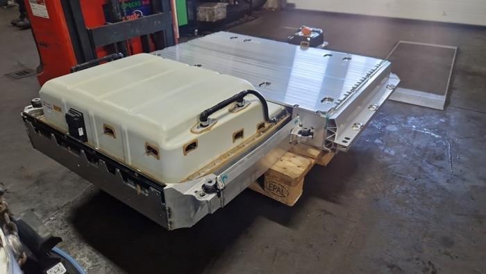 Mercedes-Benz EQB battery pack photo 2