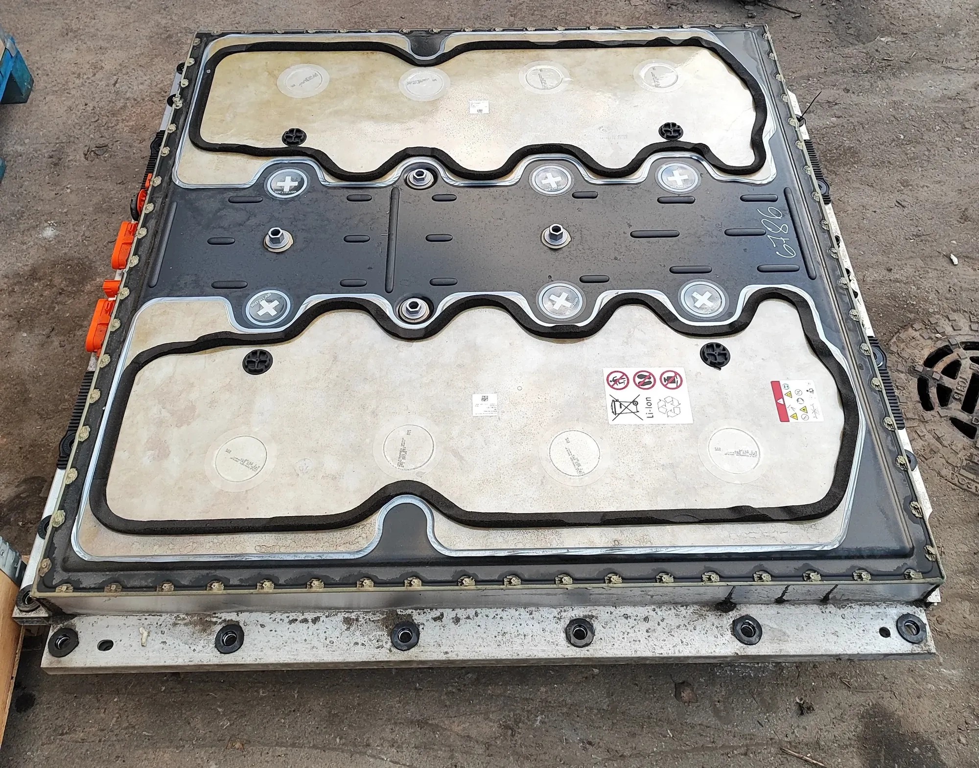 SEAT Born battery pack photo 2